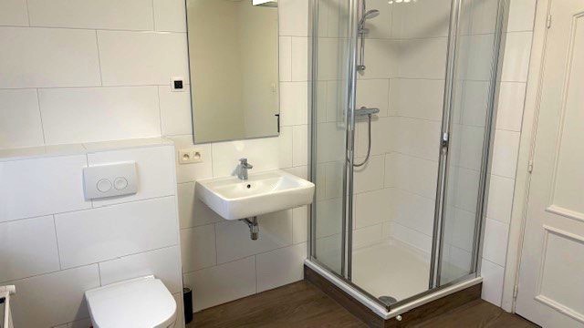 Ruim appartement met 3 slaapkamers nabij het centrum - foto 4