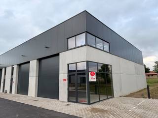Unité PME moderne et de haute qualité sur l'ancien site de Sega-Meat au Ricksteenweg 23B. Stratégiquement situé à proximité de la N50 et de l'E403,...