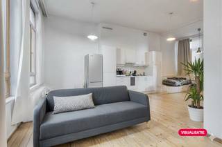 Wij verkopen deze studio in de Schoytestraat in het hartje van Antwerpen. Dankzij de topligging bevinden heel wat toffe winkels en horeca zich op wandelafstand. Bovendien hebben we ook de nabijheid van het openbaar vervoer wat zorgt voor een vlotte bereikbaarheid van en naar de studio gelegen in een bruisende buurt in Antwerpen. De studio wordt momenteel verhuurd aan de prijs van €690/maand. Dit maakt van deze studio dan ook een ideale veilige investering. De studio wordt te koop aangeboden voor een prijs van €149.500. Heb jij interesse in deze studio? Aarzel dan niet om ons te contacteren bij vragen of om een bezoek in te plannen.Bent u geïnteresseerd in een appartement of woning te koop in Antwerpen? Aarzel dan niet om ons te contacteren. Had u graag uw eigen eigendom te koop aangeboden contacteer ons dan voor een vrijblijvende schatting, telefonisch op het nummer 03/206.76.76 of per mail naar antwerpen@dewaele.com.Ook voor alle andere vragen omtrent vastgoed, kopen of verkopen kan u steeds bij ons terecht!