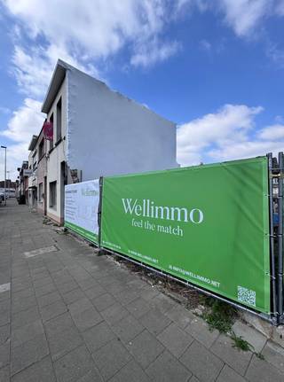 Bouwgrond wordt verkocht met een uitvoerbare omgevingsvergunning voor het oprichten van een ruime halfopen eengezinswoning (±220m²)met een...