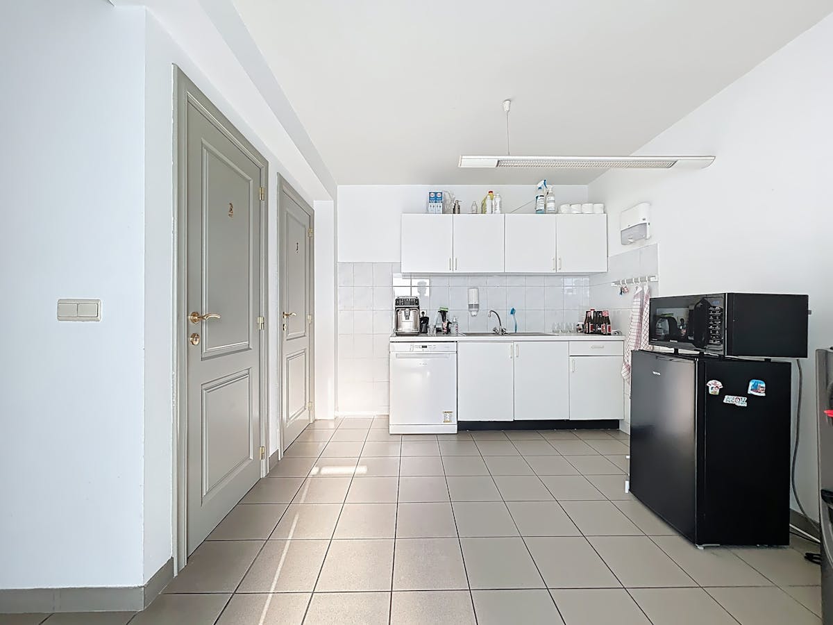 Kantoorruimte te huur in Deurne aan de Bisschoppenhoflaan! - foto 5