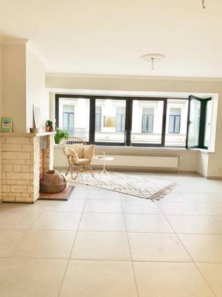 Te koop : opbrengsteigendom te Aalst bestaande uit 11 appartementen en een garage voor 9 wagens.U mag rekenen op een totale NETTO huuropbrengst van...