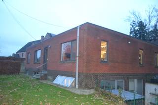 Ruim en rustig gelegen appartement bestaande uit inkomhall, leefruimte, keuken, berging, 3 slaapkamers, badkamer met douche en ligbad,...