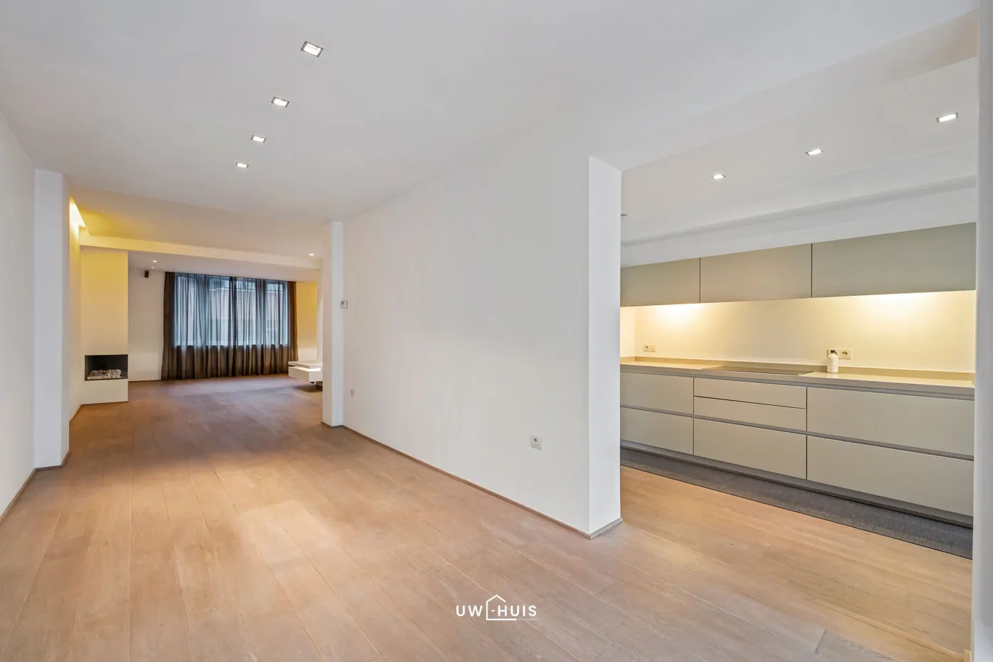 UNIEK HANDELSHUIS MET WINKELRUIMTE, STIJLVOLLE WOONST, POLYVALENTE RUIMTE EN TUIN MET ZWEMBAD IN ZWIJNDRECHT - foto 4