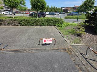 Les parkings sont situés dans la Noordlaan, à proximité de différentes routes d'accès, d'appartements du quartier, de magasins, etc.<br /><br />Registre des mesures: non