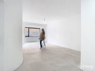 Stap binnen in dit smaakvol afgewerkte appartement, gelegen in een klassevol gerenoveerd gebouw op wandelafstand van het centrum van Edegem.De...