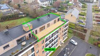 Op wandelafstand van het centrum van Diksmuide bevindt zich dit prachtige penthouse met een enorm terras en drie slaapkamers. Dankzij de...