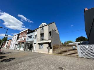 **Duplexappartement te Herent**In hartje Herent, met een vlotte bereikbaarheid tussen de steden Leuven (op fietsafstand), Mechelen en Brussel, kan je...