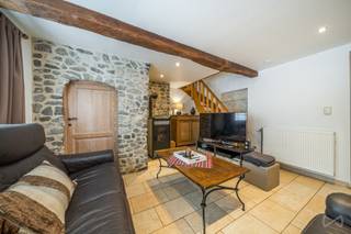 We Invest vous propose cette charmante villa idéalement située dans un quartier résidentiel de Braine-le-Comte, proche du bois de la Houssières et...