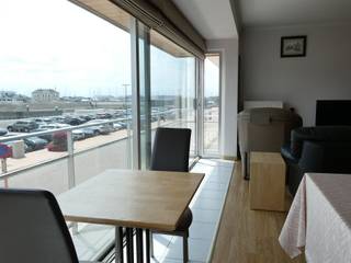 Ruim (105 m²) appartement op de eerste verdieping aan de Jachthaven van Blankenberge. Woonkamer met veel lichtinval door de grote raampartijen...