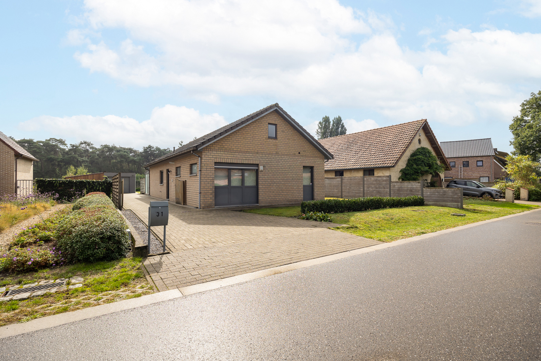 Laagbouwwoning met 3 slaapkamers, veranda, garage, zolder en prachtig open zicht in Wuustwezel. - foto 2