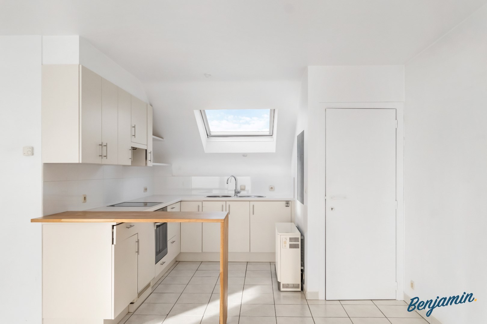Penthouse with 1 bedroom, storage room and sun terrace in the center of Dadizele - photo 4