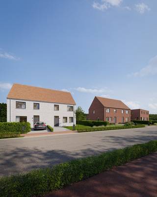 <ul>
<li>Brede en ruime percelen</li>
<li>Uitstekende verbinding met de E40 via de oprit van Wetteren</li>
<li>Eén woning met slaapkamer en badkamer op het gelijkvloers</li>
<li>Eén woning met inpandige garage</li>
<li>3 tot 4 volwaardige slaapkamers</li>
</ul>
<br />OMGEVING<br />Ontdek dit kleinschalige nieuwbouwproject aan de Lembergsesteenweg in Merelbeke-Melle, waar een uitstekende bereikbaarheid en een aangename woonomgeving centraal staan. Dankzij de vlotte verbinding met de E40 via de oprit van Wetteren bereikt u Gent en andere belangrijke bestemmingen in een mum van tijd. Daarnaast bevinden winkels, scholen, openbaar vervoer en tal van dagelijkse voorzieningen zich in de nabije omgeving, terwijl de brede en ruime percelen zorgen voor een aangename woonbeleving.<br /><br />INDELING<br />Dit project omvat zes moderne halfopen woningen, ontworpen met oog voor kwaliteit, ruimte en hedendaags wooncomfort. Het gevarieerde aanbod bestaat uit woningen met zowel platte daken als zadeldaken, waardoor elke woning haar eigen karakter krijgt.<br /><br />De woningen beschikken over een ruime en lichtrijke leefruimte met open keuken, die dankzij de grote raampartijen een mooie verbinding vormt met de tuin. Afhankelijk van het woningtype bieden de woningen drie tot vier volwaardige slaapkamers, een comfortabele badkamer en een apart toilet.<br /><br />Binnen het project werd bovendien bewust gekozen voor een gevarieerd aanbod. Zo beschikt één woning over een slaapkamer en badkamer op het gelijkvloers, ideaal voor levenslang wonen of extra flexibiliteit. Een andere woning is uitgerust met een inpandige garage, wat zorgt voor bijkomend comfort en praktische bergruimte.<br /><br />E-PEIL<br />De woningen worden gebouwd volgens de nieuwste energieprestatienormen en combineren duurzame technieken met kwalitatieve materialen. Zo geniet u van een energiezuinige woning met een laag energieverbruik, een aangenaam binnenklimaat en een hoog wooncomfort, volledig conform de geldende EPB-regelgeving.<br /><br />Wil je jouw toekomstige woning ontdekken? Bel ons op 09 394 67 95 of mail naar info@potrell.be voor meer info of een afspraak!<br /><br />WONING OP MAAT | JOUW WONING, JOUW STIJL<br />Maak van deze woning jouw droomhuis op maat! Voeg je eigen smaak en persoonlijkheid toe en kies zelf de keuken, vloer en badkamer van jouw instapklare woning. Een eigen stek op maat van jouw wensen en stijl. Jij kiest, Potrell voert uit. Zo makkelijk is het!