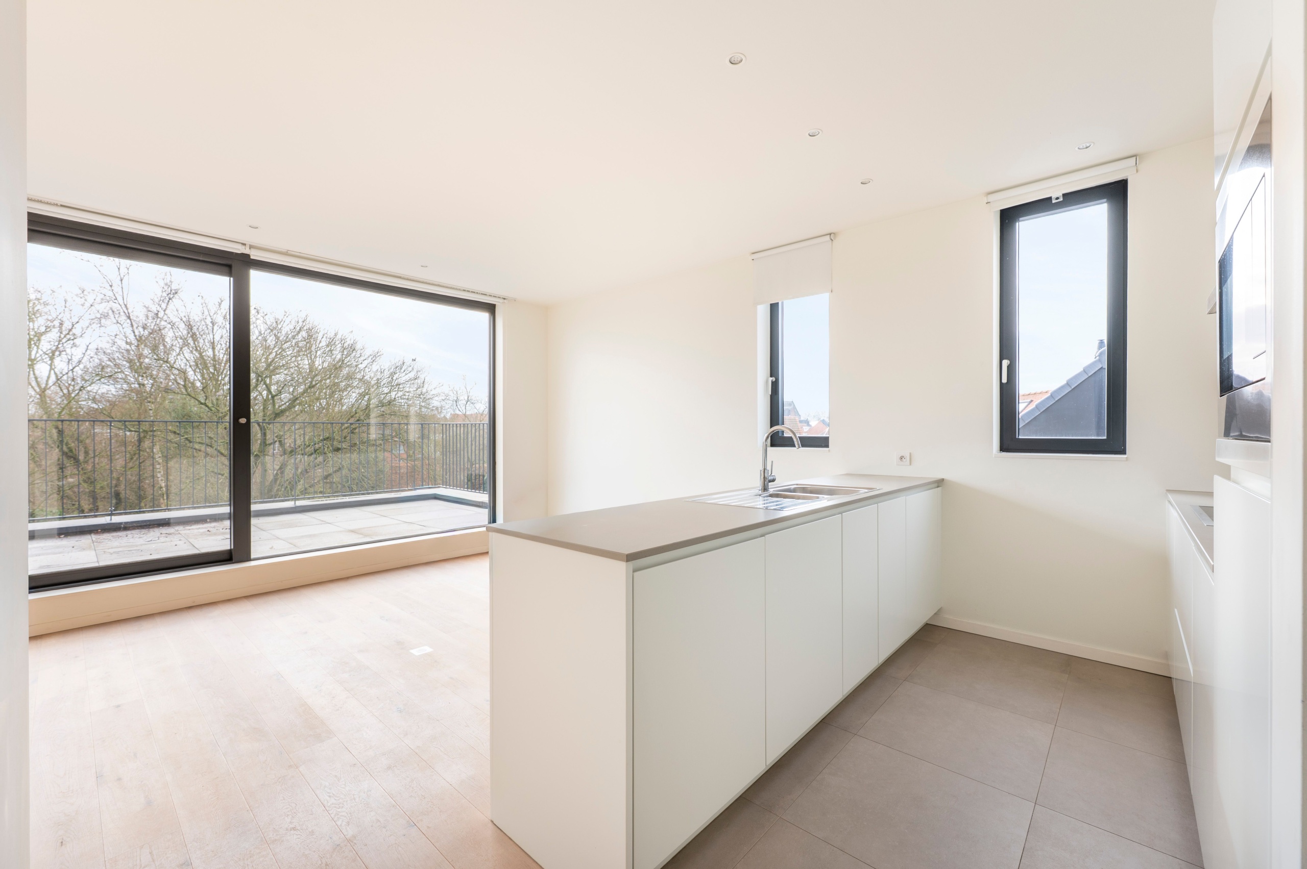 één slaapkamer appartement met groot terras in Mariaburg-Ekeren te huur! - foto 2