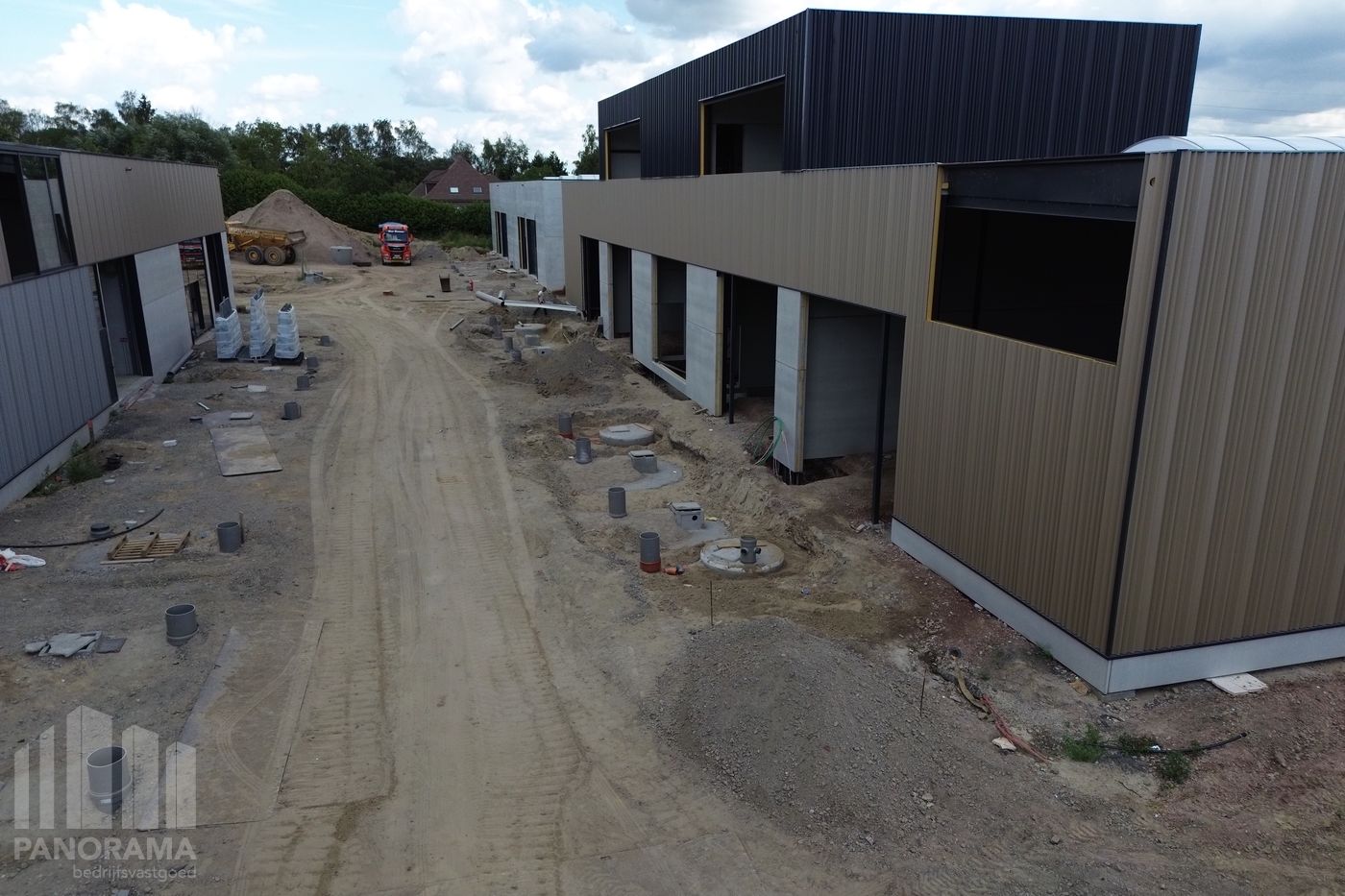 Nieuwbouw KMO-unit van 720 m² met 300 m² kantoorruimte te koop – Strategisch gelegen nabij E17 in Waregem - foto 4