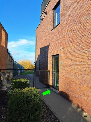 Recent één-slaapkamer appartement met prachtig uitzicht. Het appartement is gelegen in het centrum van Borgloon en werd voorzien van 1 ondergrondseen...