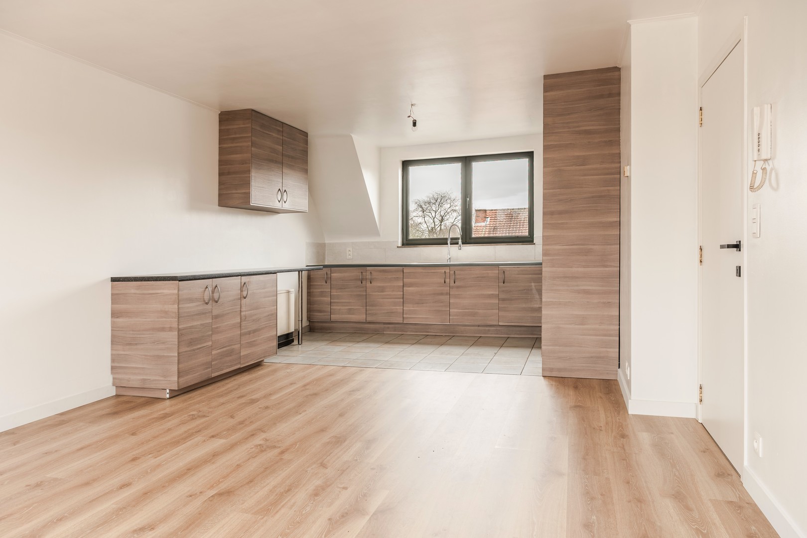 Instapklaar appartement met ruime zonneterras! - photo 4