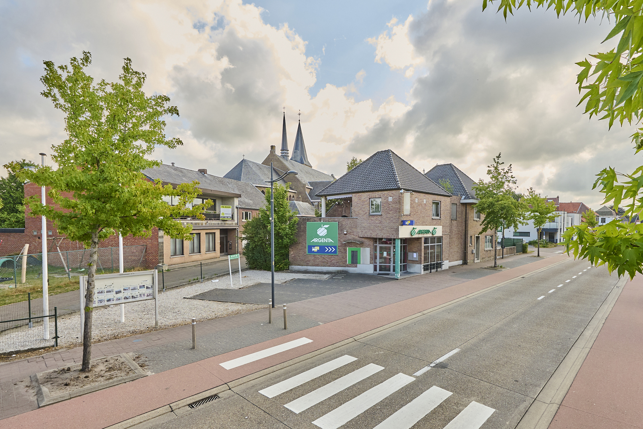 Te huur: kantoor/handelsruimte van 220m² in Hechtel - foto 1