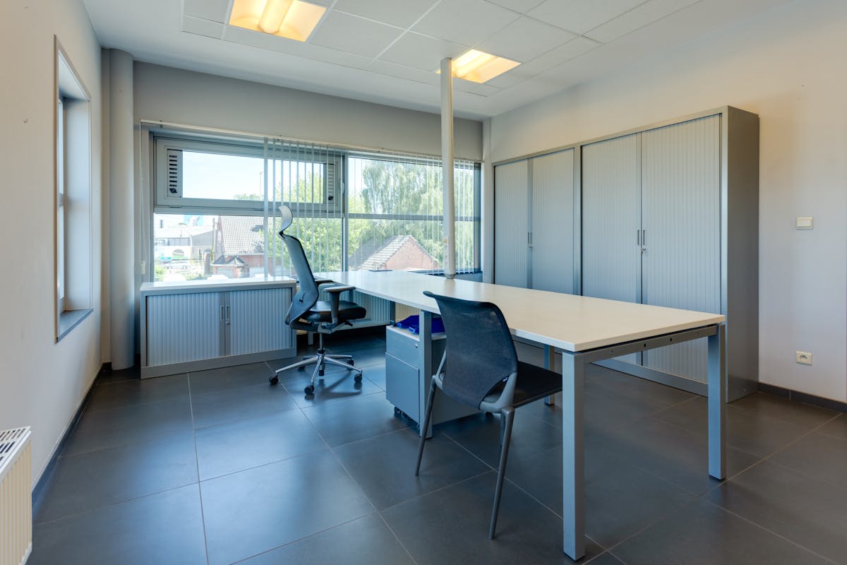 Gemeubeld kantoor (ca. 140 m²) te huur in Aalter - foto 2