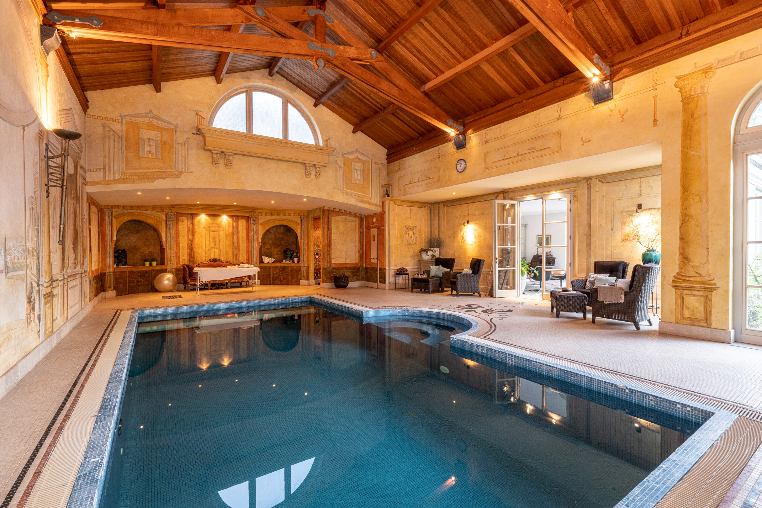 Majestueuze ruime villa met binnenzwembad in parktuin van ca. 11.000 m² - foto 3