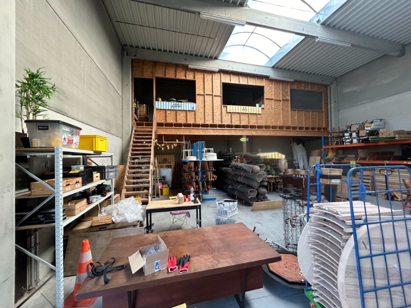 Recente KMO-unit (±187 m²) met 2 parkeerplaatsen – uitstekende ligging nabij E40 - foto 3