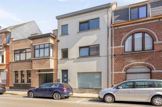 Prachtige opbrengsteigendom met drie appartementen in centrum Oudenaarde  nabij station, openbaar vervoer, winkels, scholen,... 3...