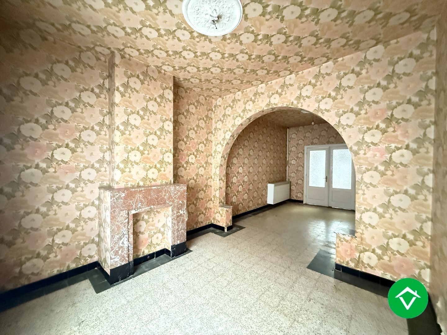 Rijwoning met 3 slaapkamers en tuin op centrale ligging te Roeselare - foto 3