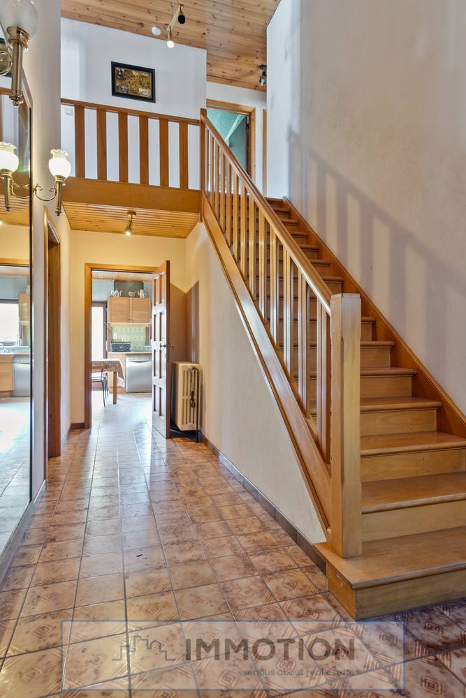 Ruime villa met 5 slaapkamers op een perceel van 1200 m2 - foto 3