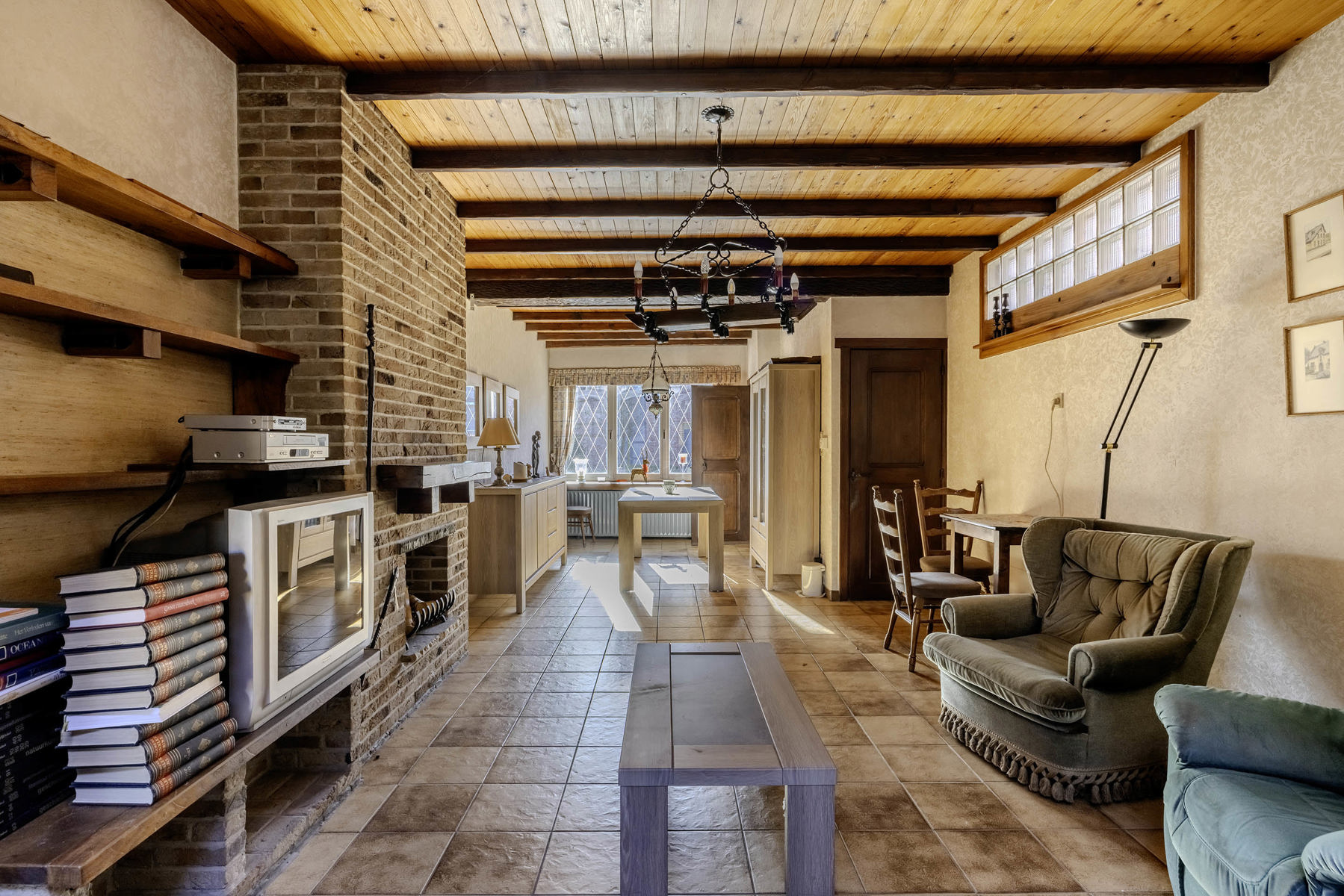 Te renoveren woning met 3 slpk, inpandige garage en tuin - foto 5