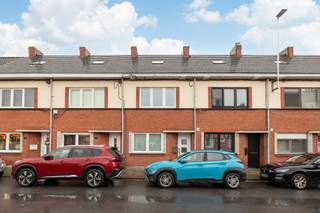 BEZOEKMOMENT ENKEL OP AFSPRAAK OP 18/12 TUSSEN 16U & 18UOntdek deze instapklare en charmante woning in het hart van Hamme, waar comfort, ruimte en...