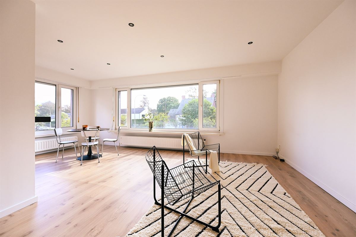 Lichtrijk hoekappartement in hartje Brasschaat - foto 4