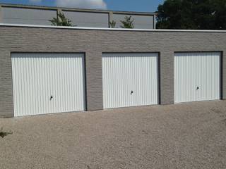 Double garage box for rent : Heule, Mellestraat 216.  Free from 01/03/2025...