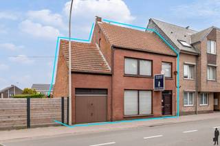 Woning met tuin en garage in het centrum van RijkevorselDeze ruime woning, gunstig gelegen in het hart van Rijkevorsel, biedt alle comfort voor een...