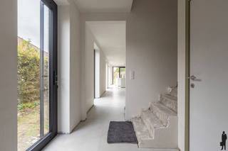 Centraal gelegen in Vosselaar bevindt zich deze stijlvolle nieuwbouwwoning. De woning omvat op het gelijkvloers een open keuken, een ruime...