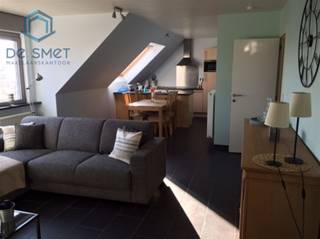 EERSTE BEZOEKDAG WOENSDAG 18/02 OP AFSPRAAK VAN 14U TOT 18U MODERN APPARTEMENT MET 2 SLAAPKAMERS EN CARPORTDit modern appartement, gelegen op de...