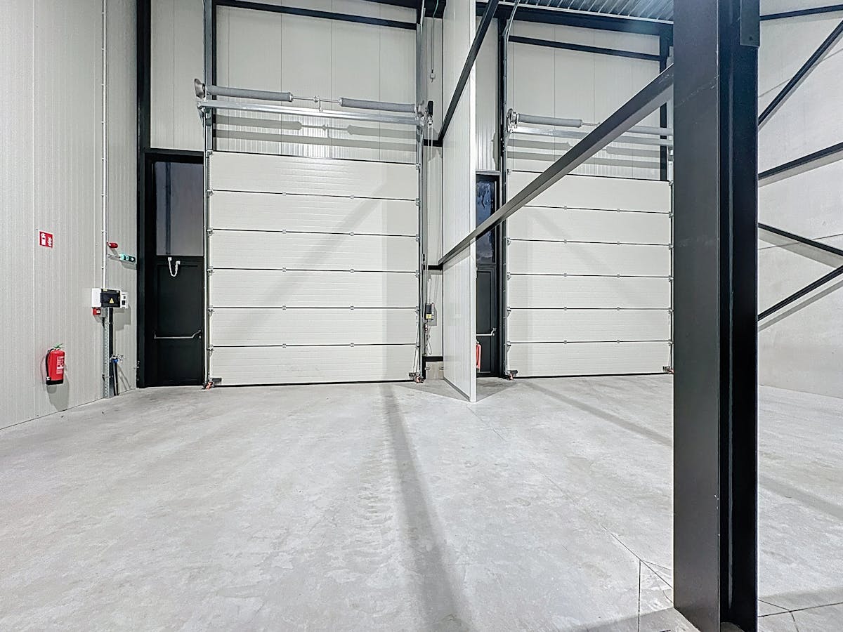 Nieuwbouwmagazijn van ca. 144 m² met kantoor in Wevelgem - foto 2