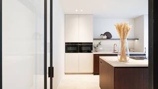 Ongetwijfeld één van de mooiste huizen in het centrum van het gezellige Heist-aan-Zee. Quasi nieuwbouw, totaal gerenoveerd met...