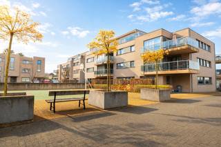 OmschrijvingWelkom in dit modern en instapklaar appartement (2011), gelegen op de eerste verdieping van de verzorgde residentie Kleemhof. Een...