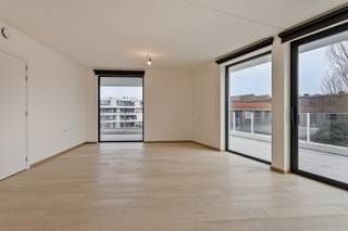 Op een toplocatie in hartje Waregem bevindt zich deze energiezuinige en comfortabele assistentiewoning, gelegen in residentie Pur Sang, waar...