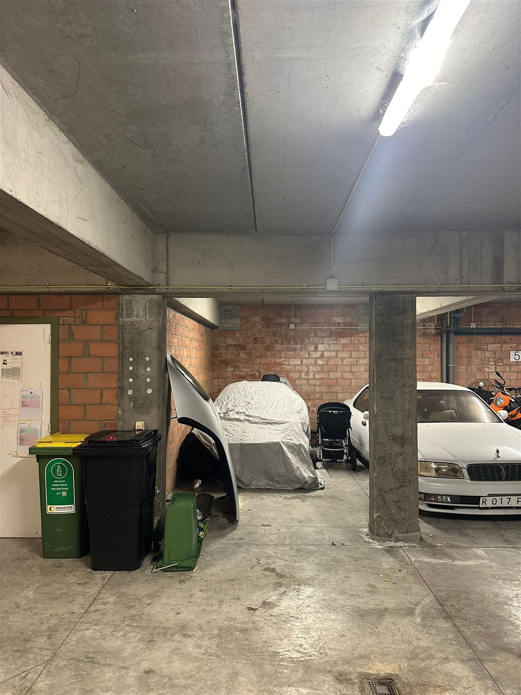 Overdekte staanplaatsen in centrum Aalst - foto 2