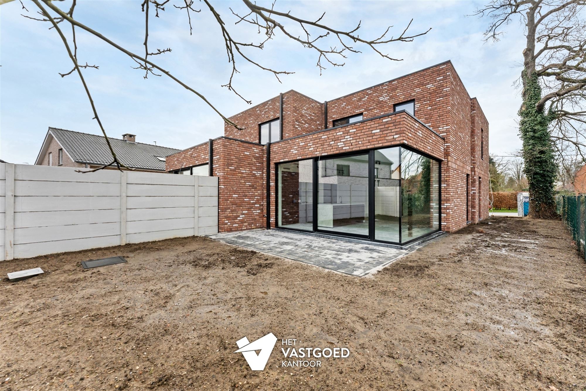 VOLLEDIG AFGEWERKTE NIEUWBOUWWONING OP CENTRALE LIGGING TE BERINGEN - foto 3