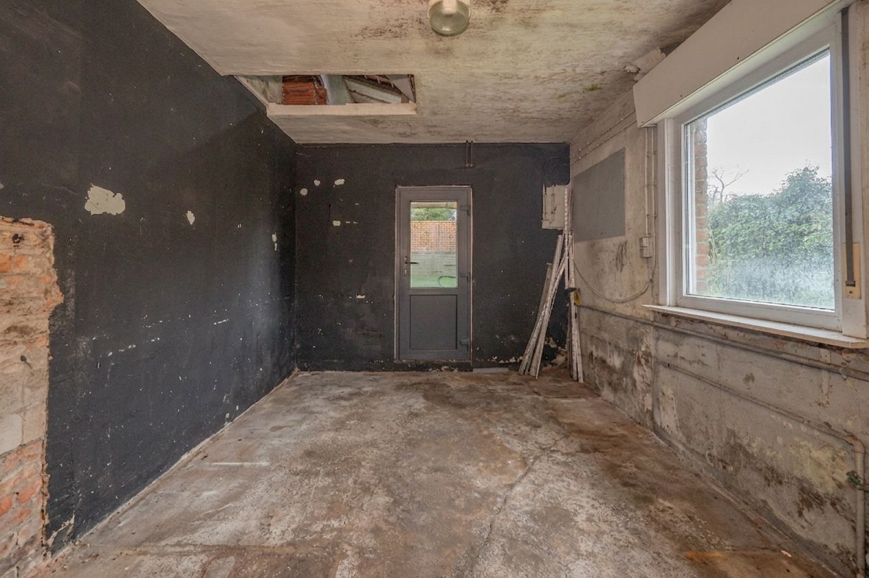 Te renoveren halfopen woning met zuidgerichte tuin op een perceel van 442 m² - foto 5