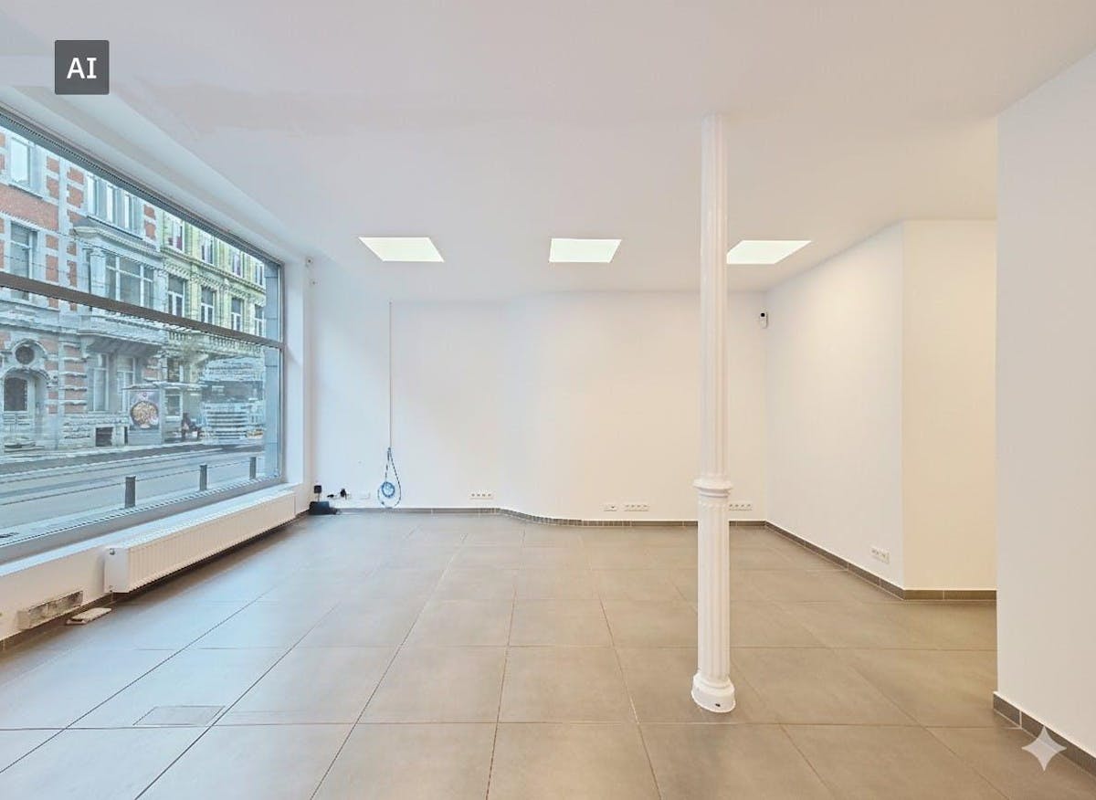 Bright commercial property (58 m²) for rent in the center of Ghent - photo 2