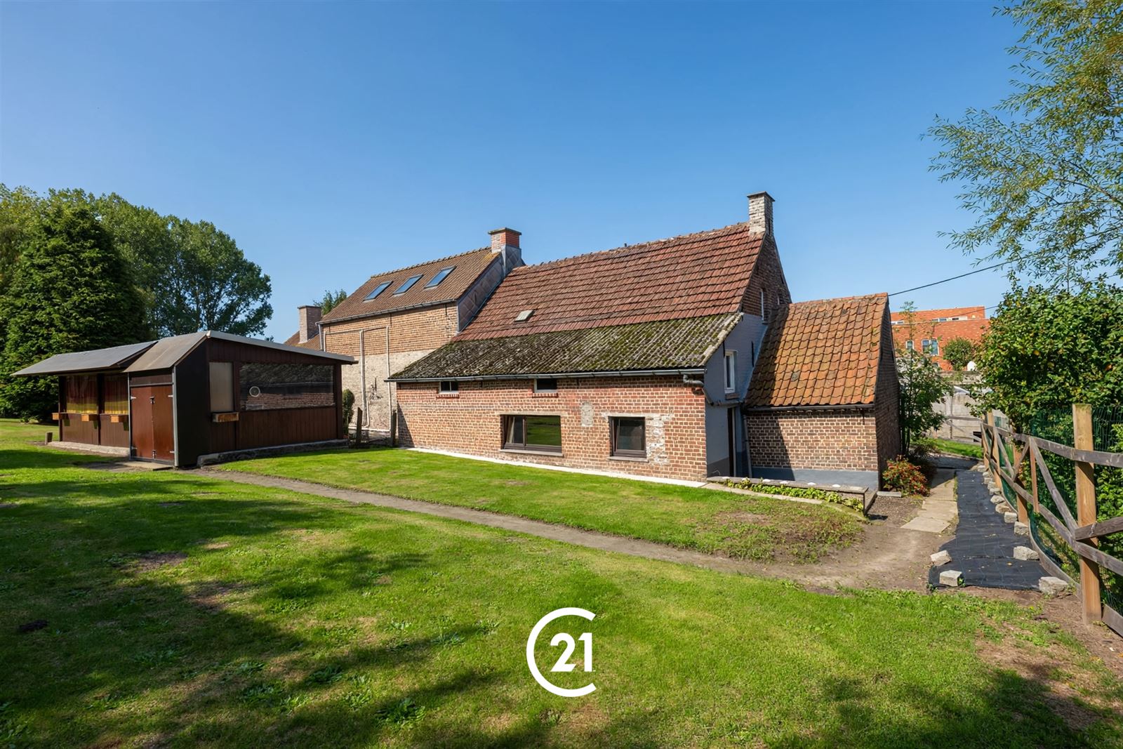 Te renoveren woning op een ruim perceel van 2.220 m² - foto 4