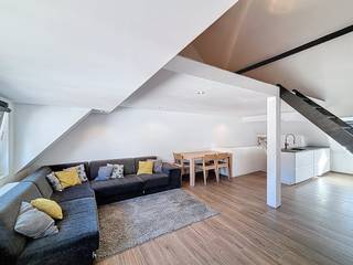 Discover this surprisingly spacious and partly renovated home in the heart of Blankenberge. With 3 bedrooms (expandable to 4), a bright living...