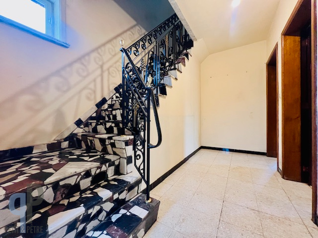 Robuuste, te renoveren woning met prachtig verzicht - foto 5