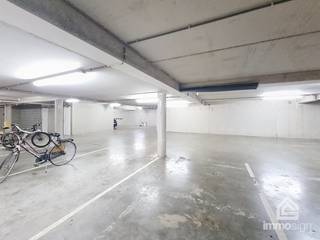 Garage à vendre à Brée