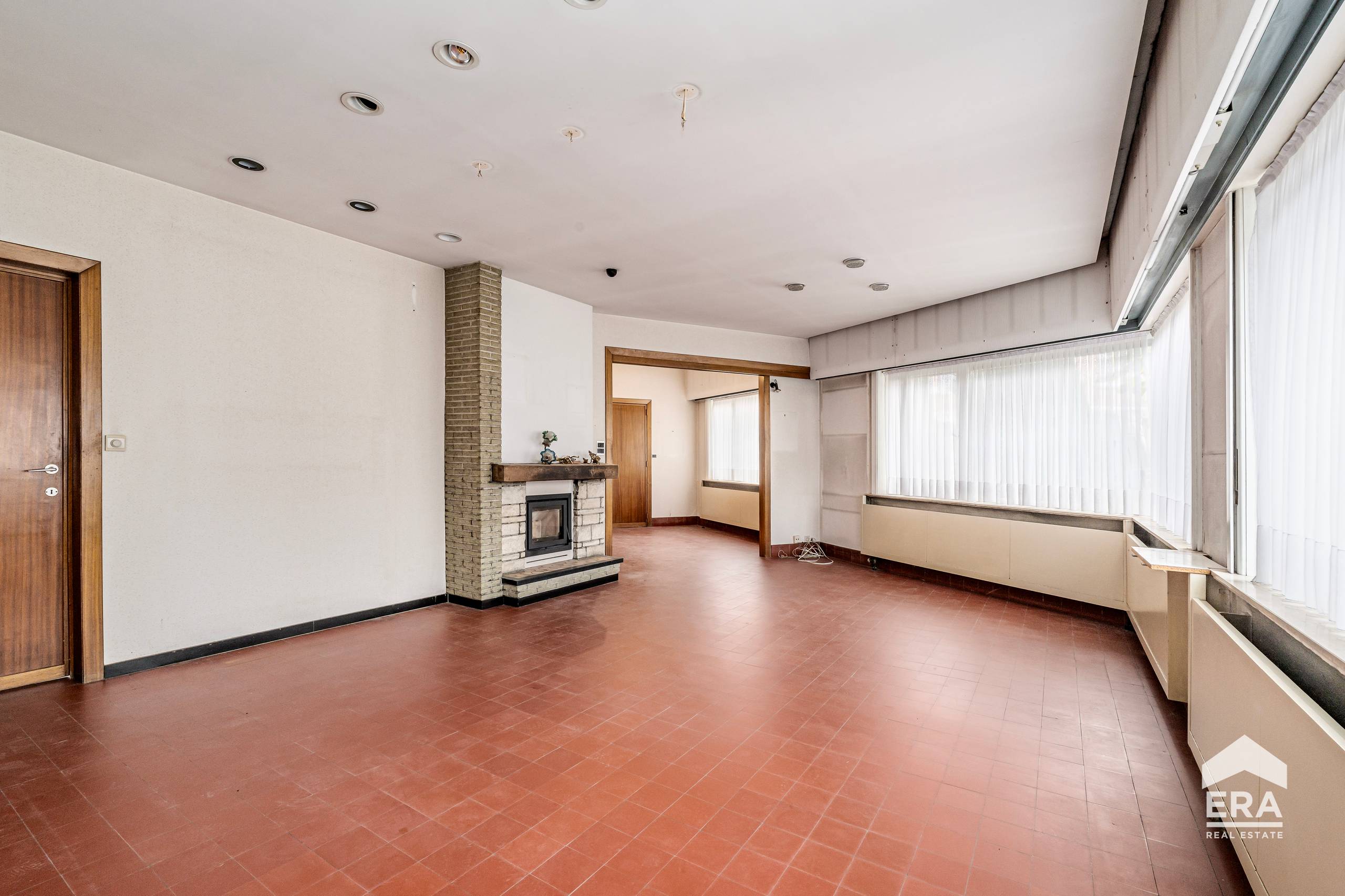 Ruime gezinswoning met 4 slaapkamers, garage en tuin - foto 4