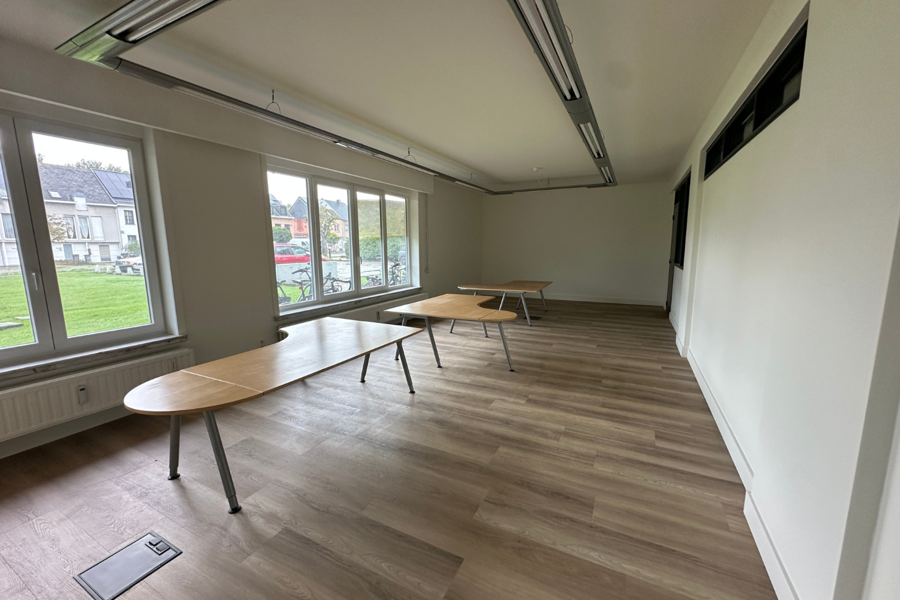 Commercieel gelijkvloers op toplocatie in Edegem - foto 1