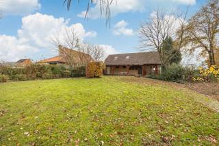 Welkom in deze charmante woning gelegen in het rustige Keerbergen! Dit aangename gezinshuis biedt u het perfecte evenwicht tussen comfort en ruimte...